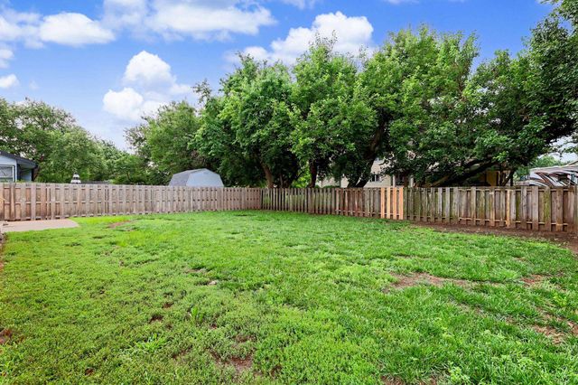 10825 W Rolling Hills, Wichita, KS 67212