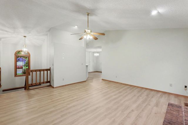 10825 W Rolling Hills, Wichita, KS 67212