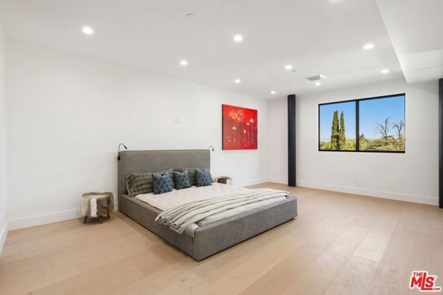 5130 Medina Road, Woodland Hills (los Angeles), CA 91364