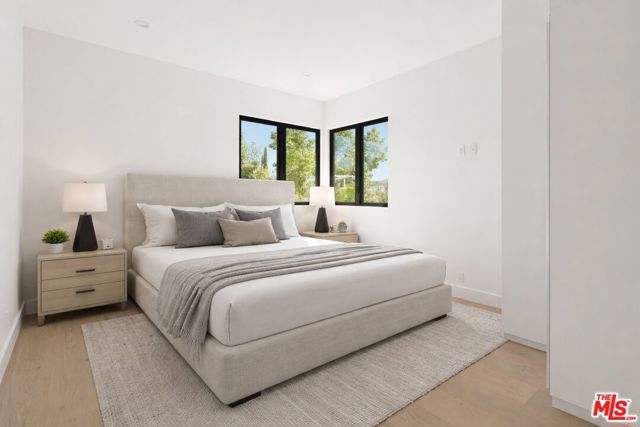 5130 Medina Road, Woodland Hills (los Angeles), CA 91364