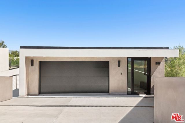 5130 Medina Road, Woodland Hills (los Angeles), CA 91364