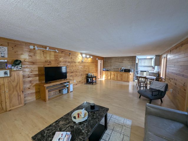 534 S Main Street, Au Gres, MI 48703