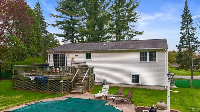 2 Laurelwood Road, New Hartford, NY 13413