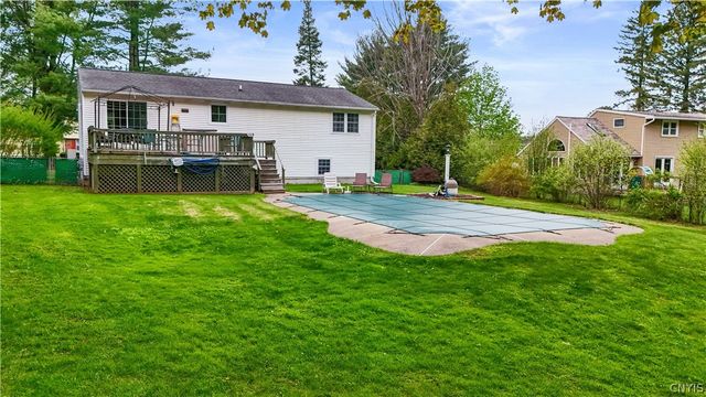 2 Laurelwood Road, New Hartford, NY 13413