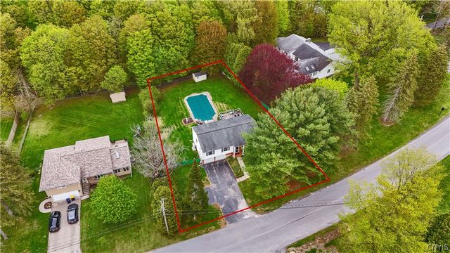 2 Laurelwood Road, New Hartford, NY 13413