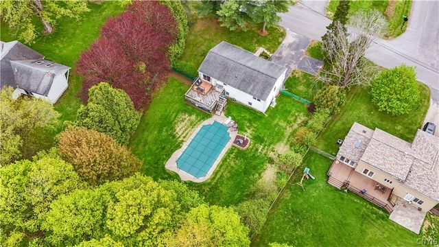2 Laurelwood Road, New Hartford, NY 13413