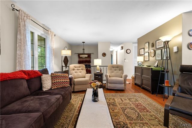 2 Laurelwood Road, New Hartford, NY 13413