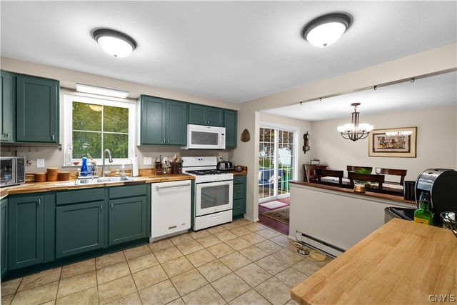 2 Laurelwood Road, New Hartford, NY 13413