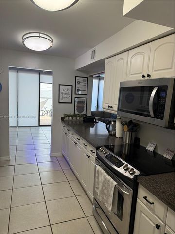 1461 NW 113th Ave, Pembroke Pines, FL 33026