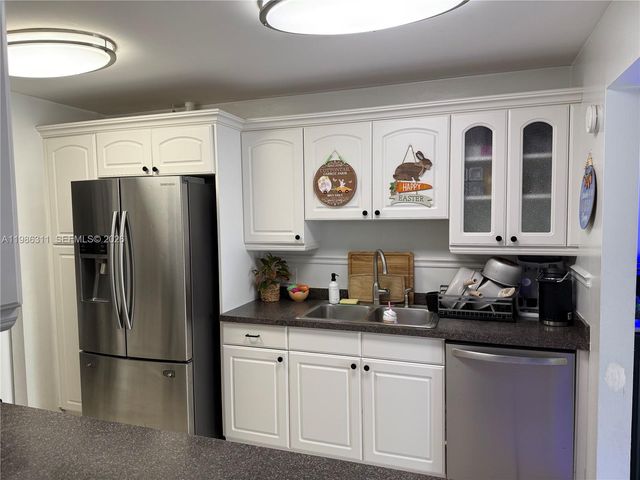 1461 NW 113th Ave, Pembroke Pines, FL 33026