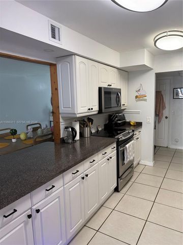 1461 NW 113th Ave, Pembroke Pines, FL 33026