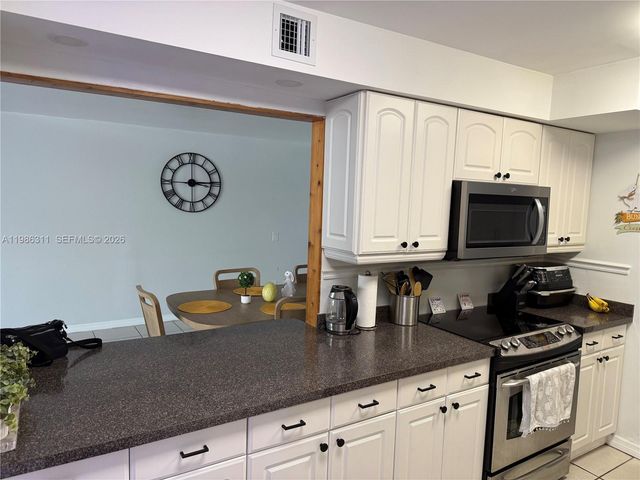 1461 NW 113th Ave, Pembroke Pines, FL 33026