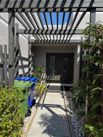 1461 NW 113th Ave, Pembroke Pines, FL 33026