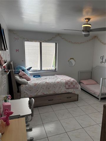 1461 NW 113th Ave, Pembroke Pines, FL 33026