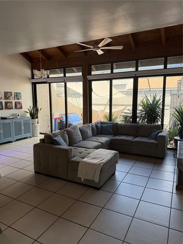 1461 NW 113th Ave, Pembroke Pines, FL 33026