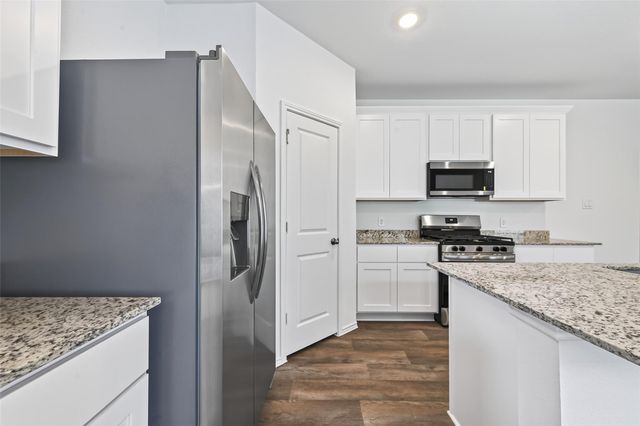 3030 Holland Lakes Drive, Fulshear, TX 77441