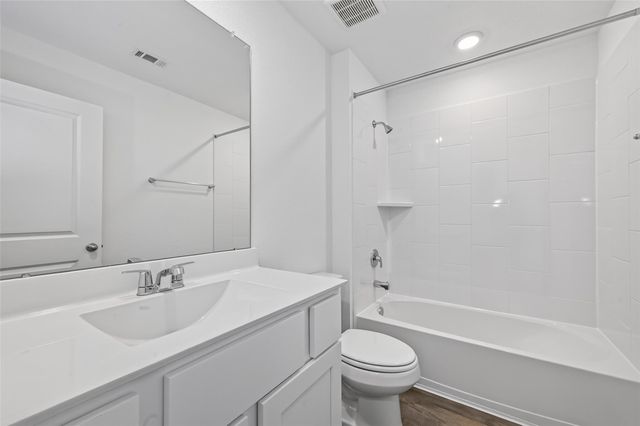 3030 Holland Lakes Drive, Fulshear, TX 77441