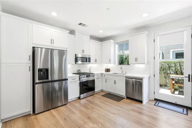 1752 Heywood A, Simi Valley, CA 93065