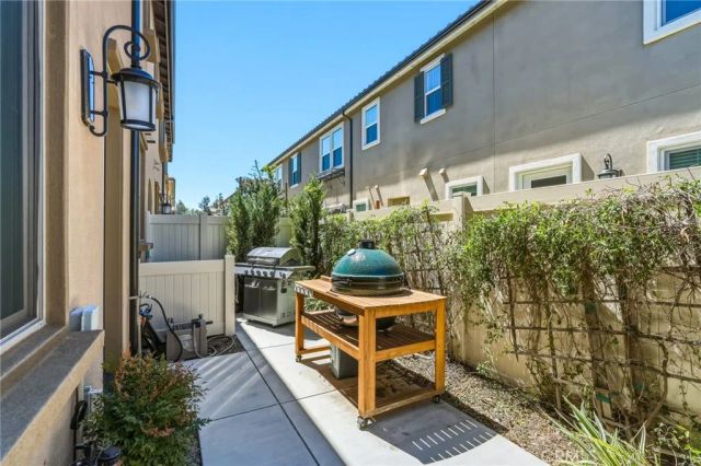 1752 Heywood A, Simi Valley, CA 93065