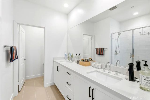 1752 Heywood A, Simi Valley, CA 93065