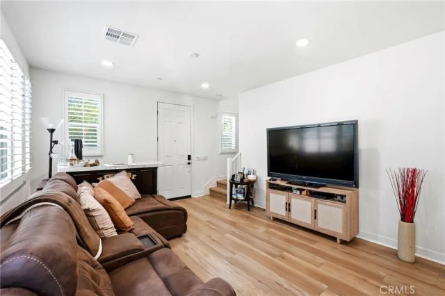 1752 Heywood A, Simi Valley, CA 93065