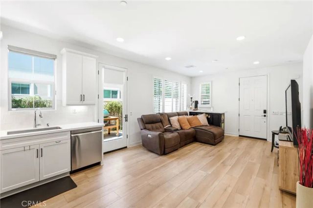 1752 Heywood A, Simi Valley, CA 93065