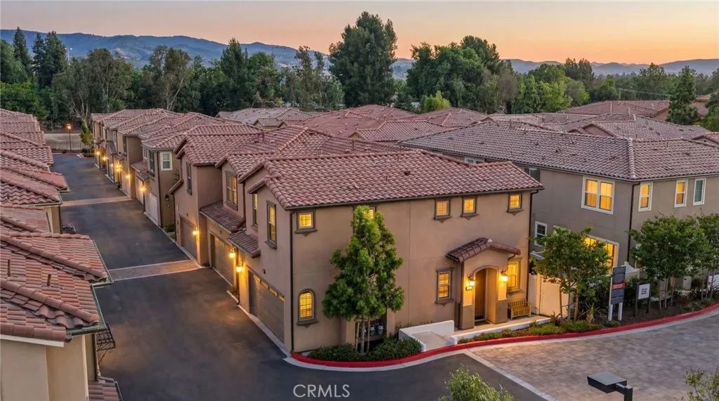 1752 Heywood A, Simi Valley, CA 93065