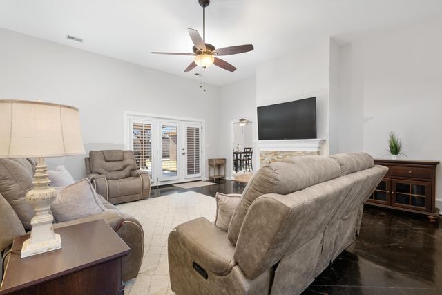 30 COTTON TRAIL DR, Rossville, TN 38066