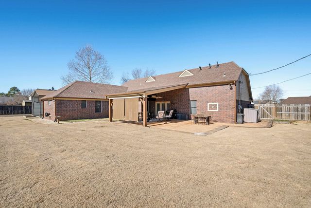 30 COTTON TRAIL DR, Rossville, TN 38066