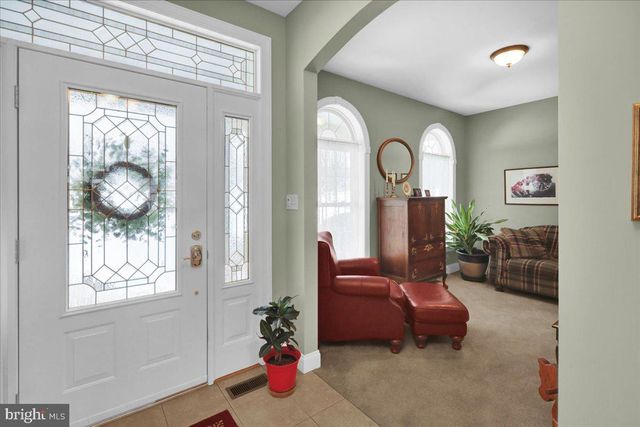 3 JAMES RD, Reinholds, PA 17569