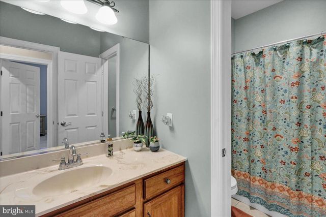 3 JAMES RD, Reinholds, PA 17569