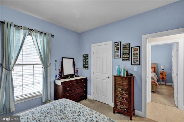 3 JAMES RD, Reinholds, PA 17569