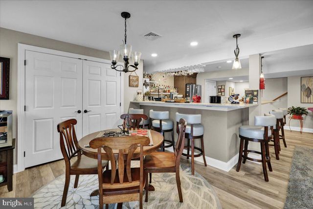 3 JAMES RD, Reinholds, PA 17569