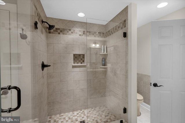 3 JAMES RD, Reinholds, PA 17569