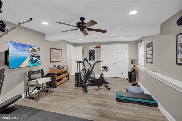 3 JAMES RD, Reinholds, PA 17569