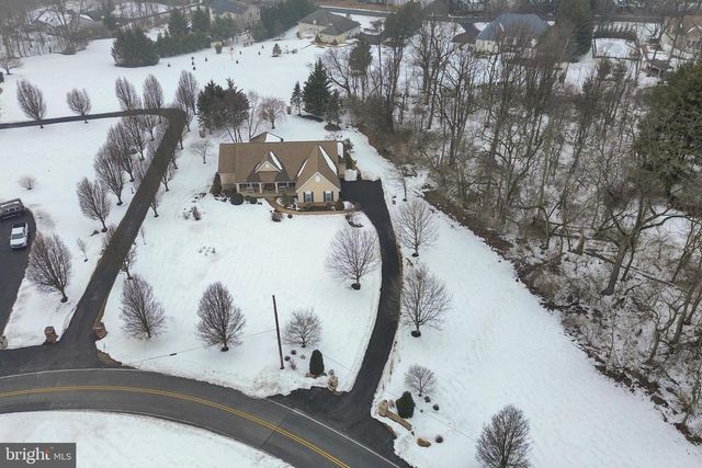 3 JAMES RD, Reinholds, PA 17569