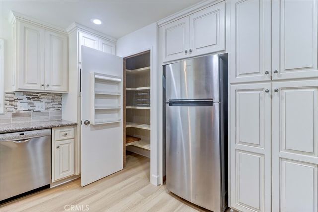 2509 View Lake 144, Santa Ana, CA 92705