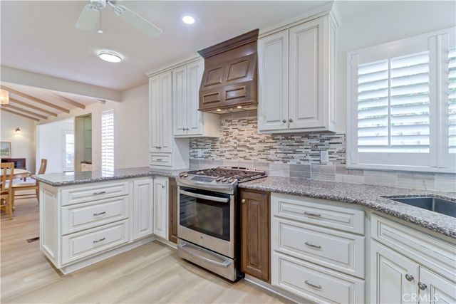 2509 View Lake 144, Santa Ana, CA 92705