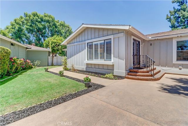 2509 View Lake 144, Santa Ana, CA 92705