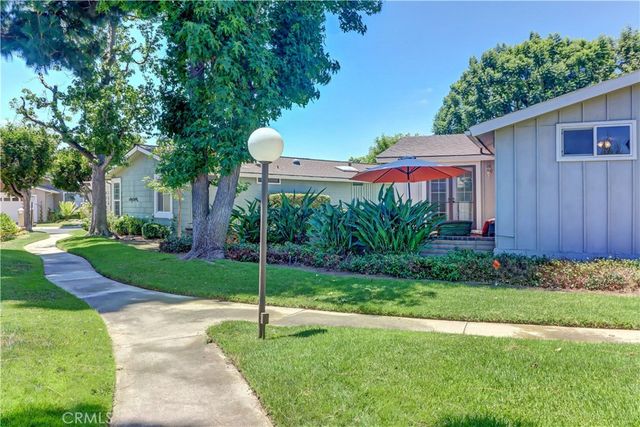 2509 View Lake 144, Santa Ana, CA 92705