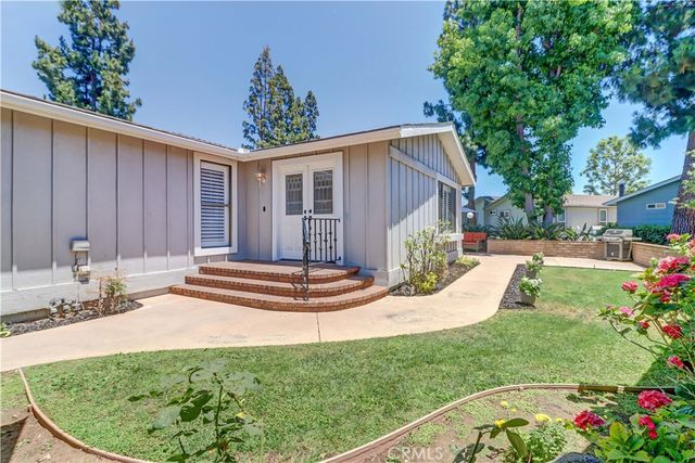 2509 View Lake 144, Santa Ana, CA 92705
