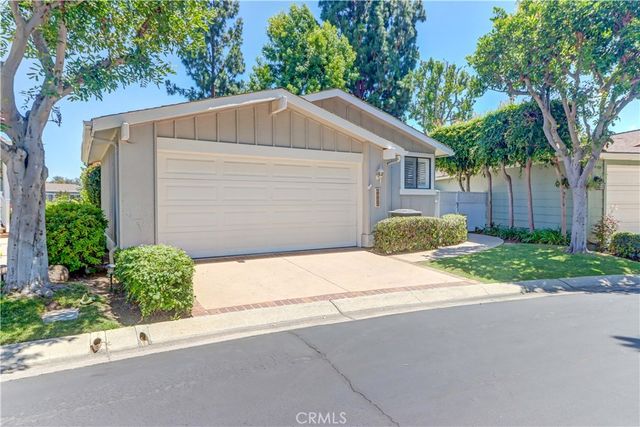 2509 View Lake 144, Santa Ana, CA 92705