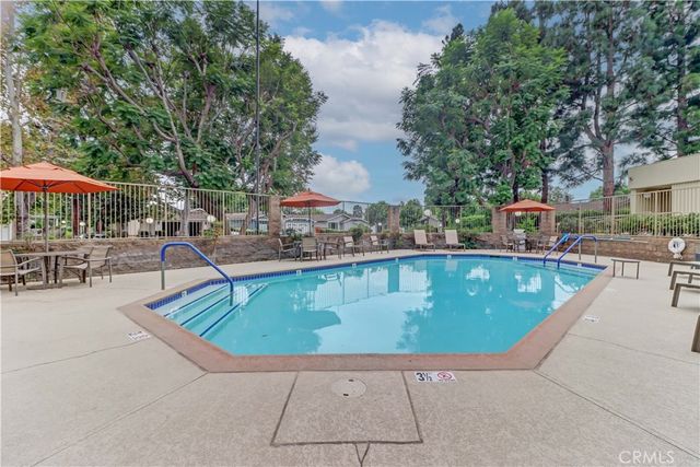 2509 View Lake 144, Santa Ana, CA 92705