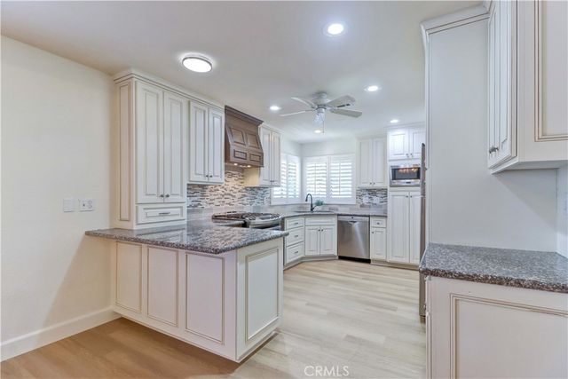 2509 View Lake 144, Santa Ana, CA 92705