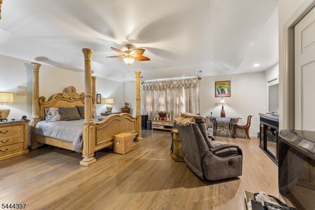 116 Pasadena Ave, Hasbrouck Heights Boro, NJ 07604
