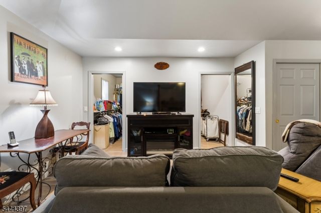 116 Pasadena Ave, Hasbrouck Heights Boro, NJ 07604