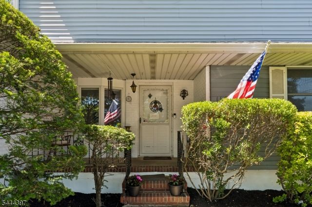 116 Pasadena Ave, Hasbrouck Heights Boro, NJ 07604