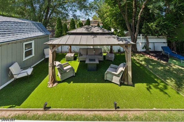 116 Pasadena Ave, Hasbrouck Heights Boro, NJ 07604