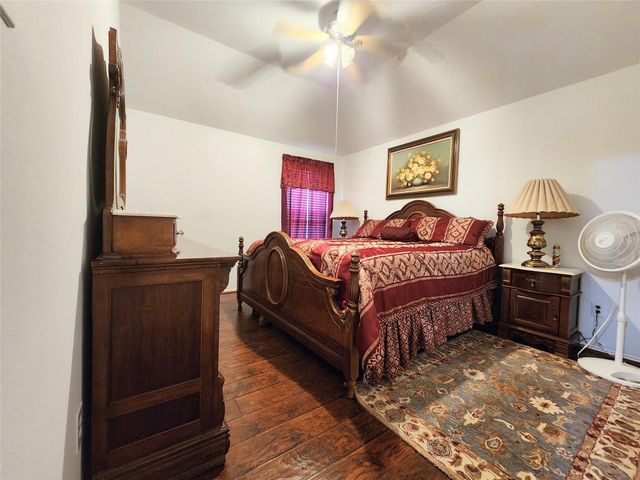 2158 Brittany Colony Drive, League City, TX 77573