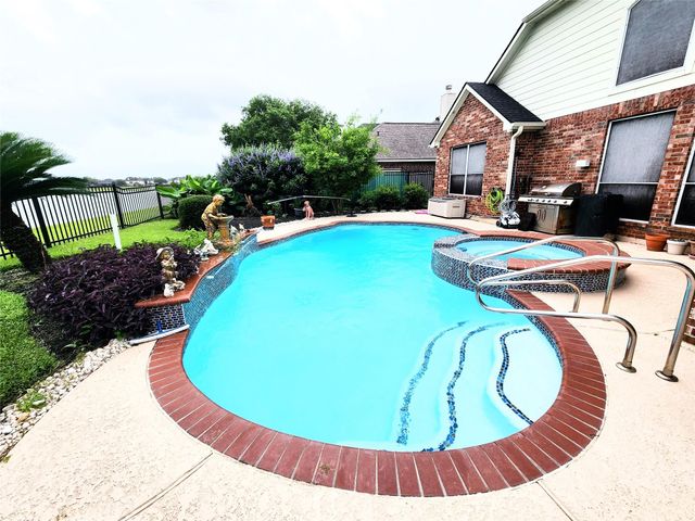 2158 Brittany Colony Drive, League City, TX 77573